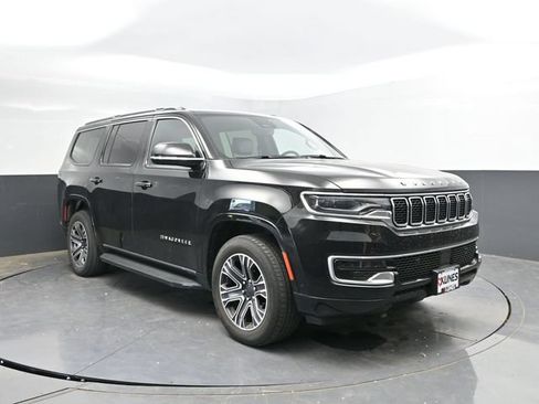 Used 2024 Jeep Wagoneer Series II AWD/4WD image 6