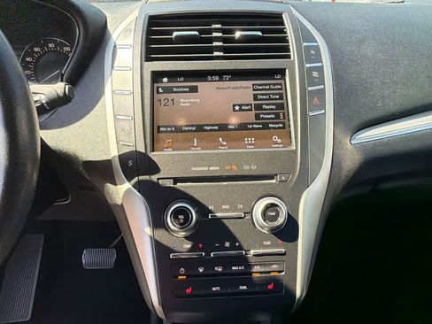 Used 2017 Lincoln MKC Premiere FWD image 26