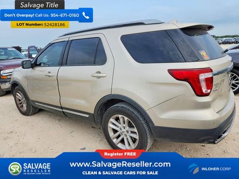 Used 2017 Ford Explorer XLT FWD image 3