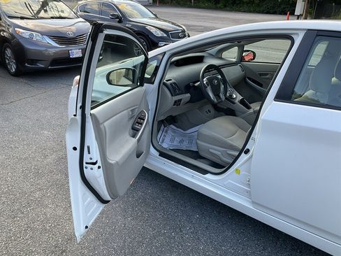 Used 2011 Toyota Prius Two FWD image 16
