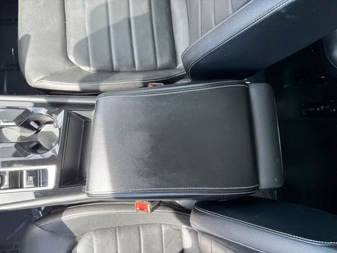 Used 2024 Volkswagen Atlas SEL AWD/4WD image 32