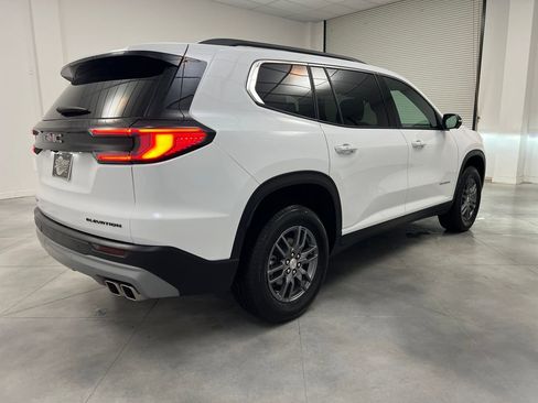 Used 2025 GMC Acadia Elevation image 7