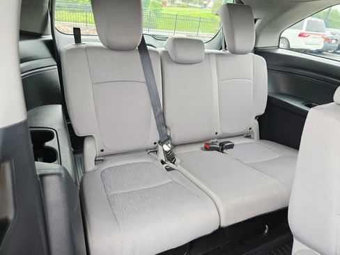 Used 2019 Honda Odyssey EX image 18