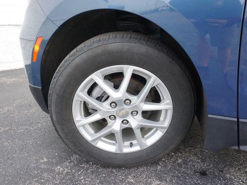Used 2024 Chevrolet Equinox LT FWD image 29