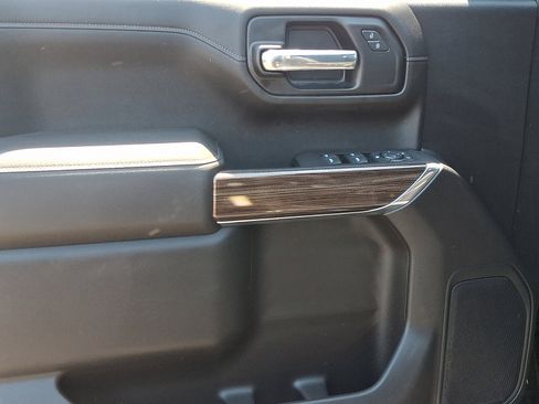 Used 2021 Chevrolet Silverado 1500 LT AWD/4WD image 12