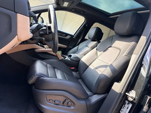 Certified 2024 Porsche Cayenne AWD/4WD image 48