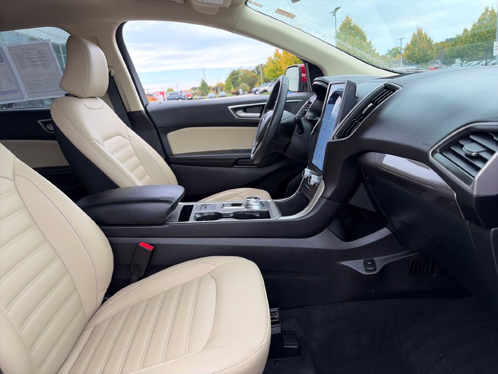Used 2024 Ford Edge SEL w/ Convenience Package AWD/4WD image 11