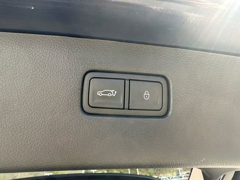 Used 2024 Genesis GV80 2.5T AWD/4WD image 25
