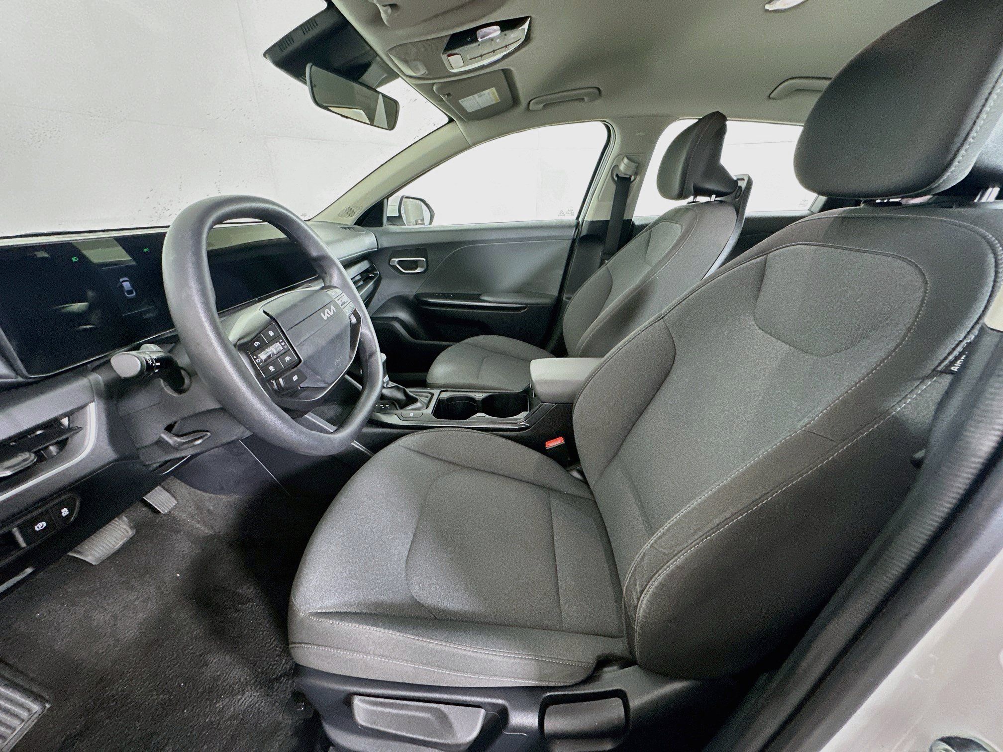 Used 2025 Kia K4 FWD image 13
