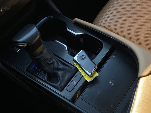 Used 2023 Lexus ES 350 w/ Premium Package image 18