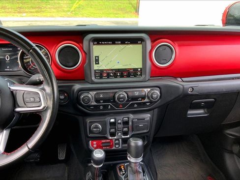 Used 2022 Jeep Gladiator Rubicon w/ Trailer Tow Package AWD/4WD image 6