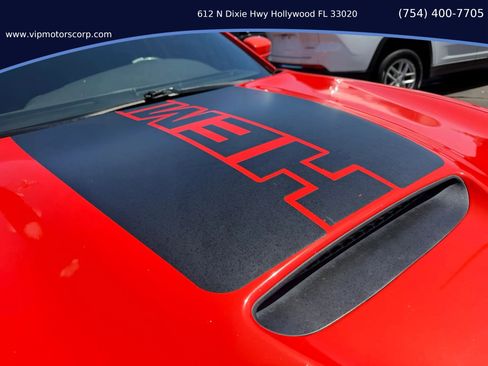 Used 2017 Dodge Charger R/T RWD image 9