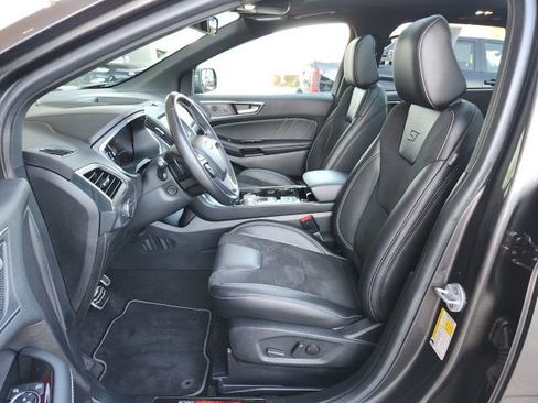 Used 2020 Ford Edge ST image 16