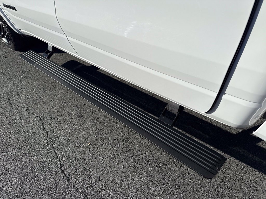 Used 2025 RAM 1500 Limited AWD/4WD image 15