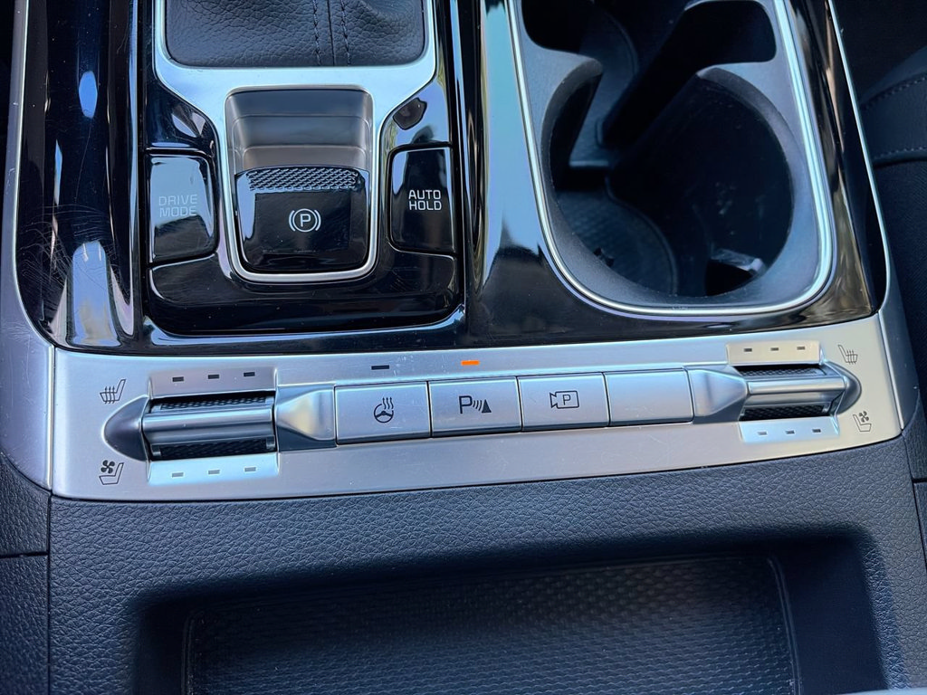Used 2024 Kia Carnival SX Prestige FWD image 24