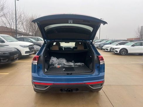 New 2025 Volkswagen Atlas Cross Sport SE image 10