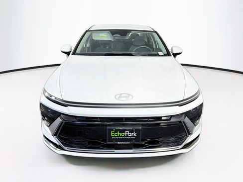 Used 2025 Hyundai Sonata SEL FWD image 2