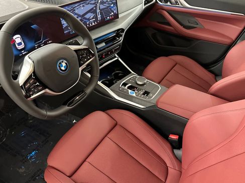 Used 2025 BMW i4 eDrive40 image 11