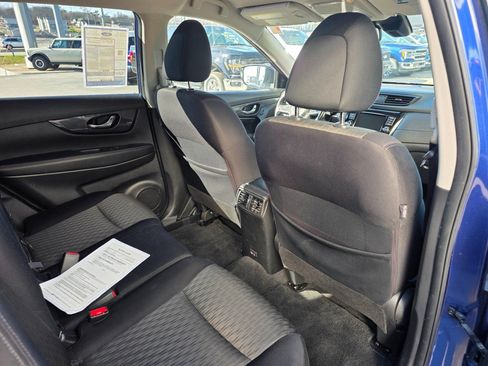 Used 2020 Nissan Rogue SV image 13