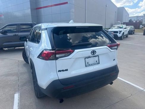 Used 2023 Toyota RAV4 LE FWD image 4