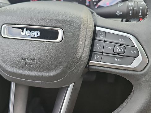 Used 2025 Jeep Compass Limited AWD/4WD image 21