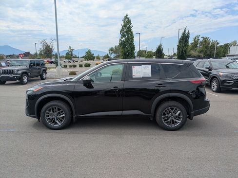 Used 2024 Nissan Rogue S AWD/4WD image 9