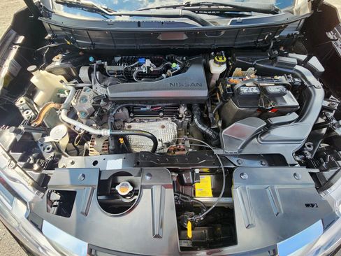 Used 2018 Nissan Rogue SV w/ Premium Package image 23