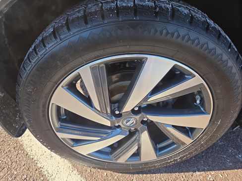 Used 2018 Nissan Murano Platinum image 10