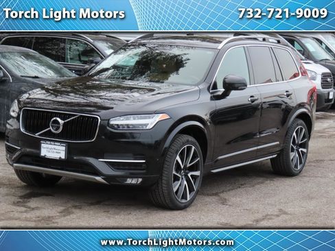 Used 2018 Volvo XC90 T6 Momentum w/ Convenience Package image 1
