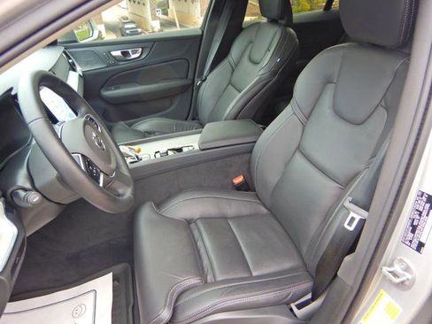 Used 2025 Volvo V60 B5 Cross Country Ultra w/ Climate Package image 13