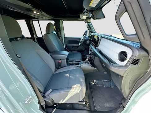 Used 2024 Jeep Wrangler Sport S image 26