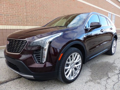 Used 2021 Cadillac XT4 Luxury w/ Cold Weather Package AWD/4WD image 5