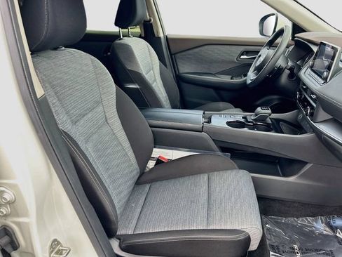 Certified 2023 Nissan Rogue SV FWD image 21