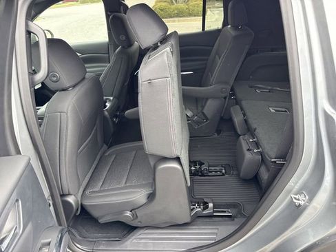 Used 2025 Chevrolet Traverse LT w/ Sun and Wheel Package image 13