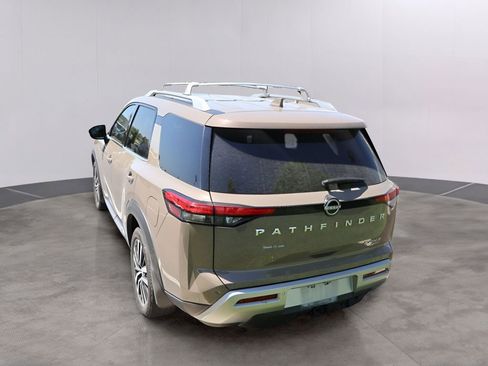 Used 2024 Nissan Pathfinder Platinum w/ Cargo Package AWD/4WD image 14
