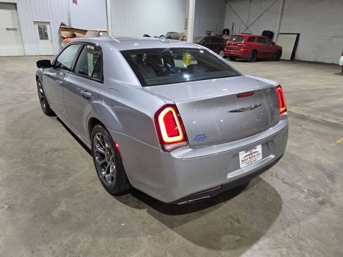 Used 2018 Chrysler 300 S w/ Safetytec Plus Group RWD image 9