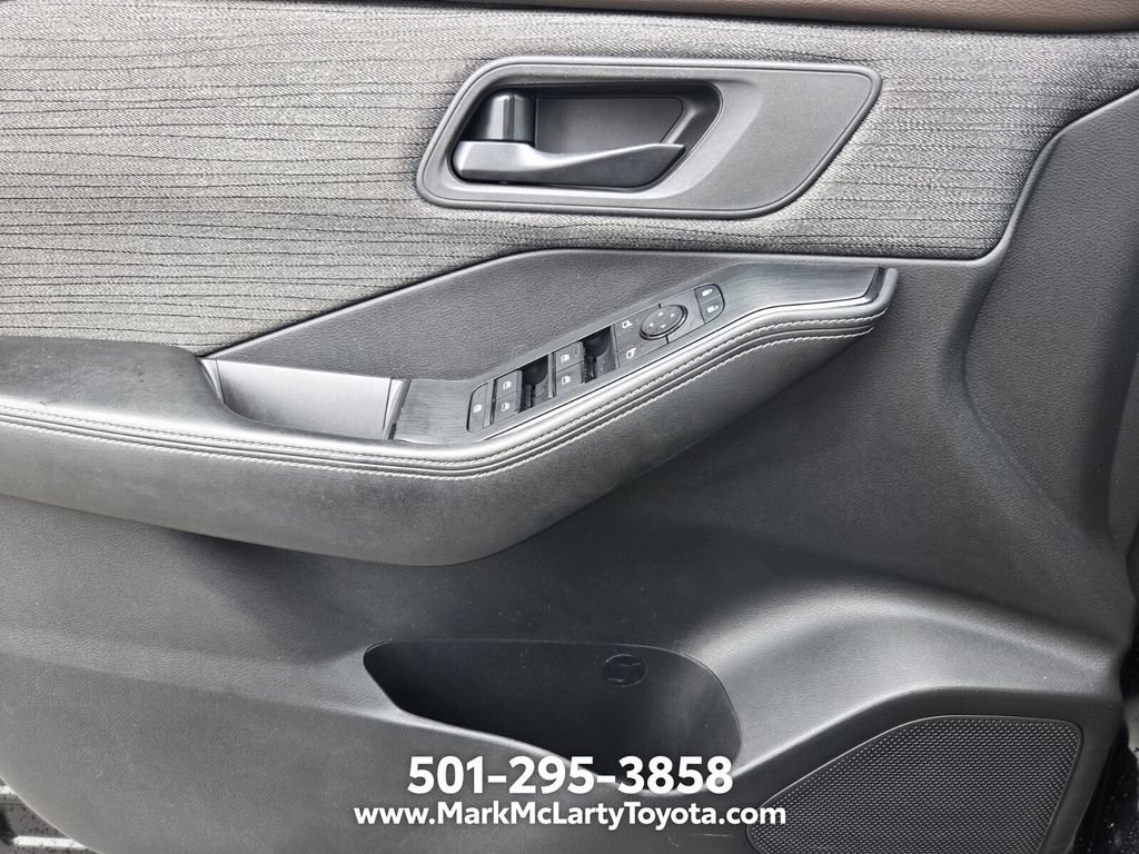 Used 2021 Nissan Rogue S FWD image 23