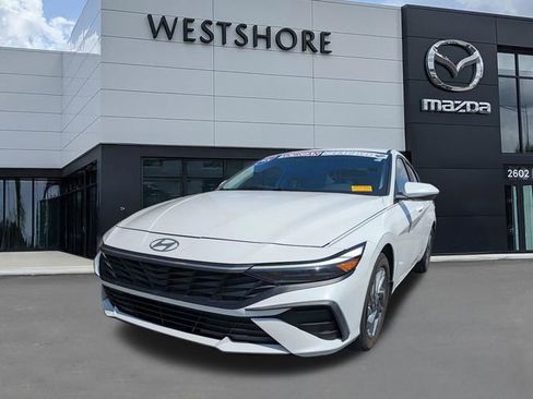 Used 2024 Hyundai Elantra SEL FWD image 7