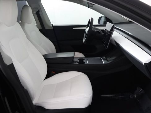 Used 2023 Tesla Model Y Performance AWD/4WD image 16