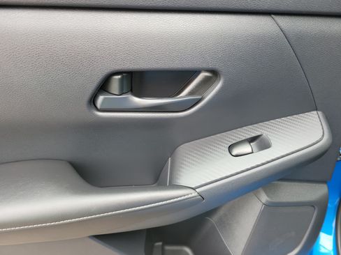 Used 2025 Nissan Sentra SV FWD image 25