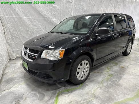 Used 2018 Dodge Grand Caravan SE w/ UConnect Hands-Free Group image 29
