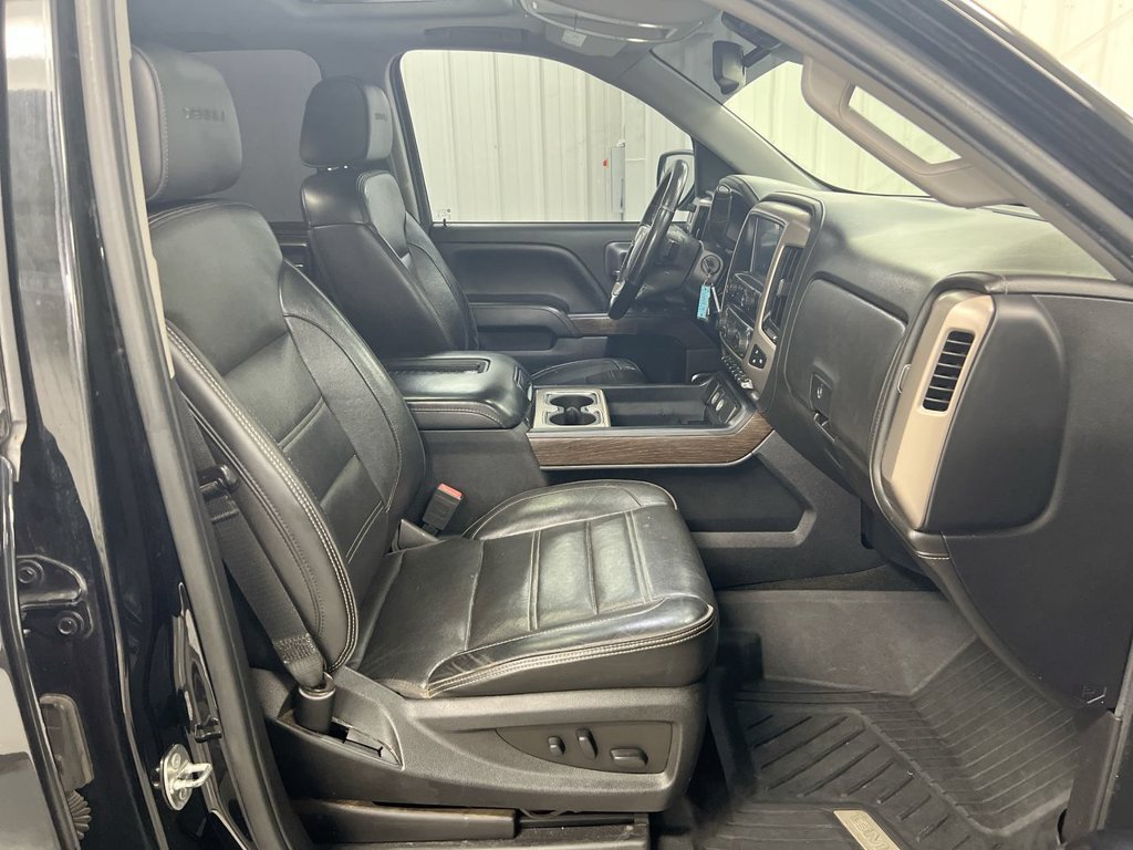 Used 2018 GMC Sierra 1500 Denali w/ Denali Ultimate Package AWD/4WD image 23