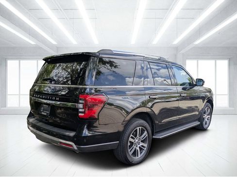 Used 2022 Ford Expedition Limited RWD image 3