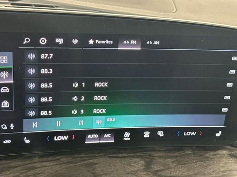 Used 2025 Audi Q5 Premium w/ Convenience Package AWD/4WD image 17