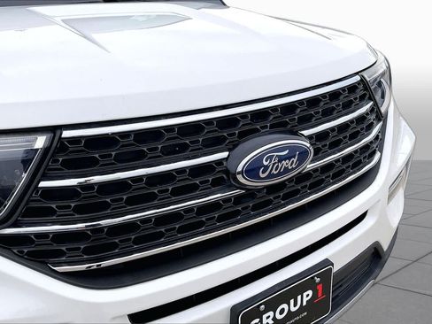 Used 2020 Ford Explorer XLT w/ Equipment Group 202A RWD image 30