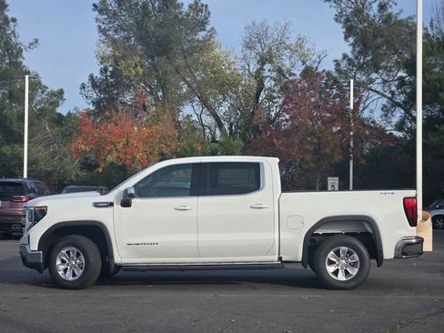 New 2026 GMC Sierra 1500 SLE image 7