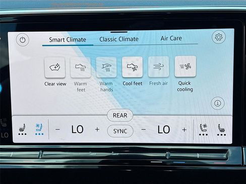 Used 2025 Volkswagen Atlas SE image 16