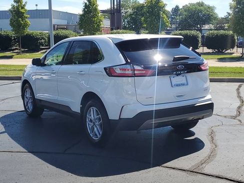 Used 2024 Ford Edge SEL w/ Convenience Package AWD/4WD image 3