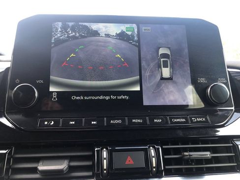 Used 2023 Nissan Pathfinder SL w/ Lighting Package (N92) FWD image 21