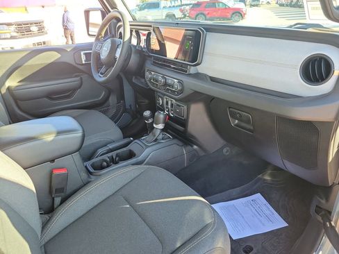 Used 2024 Jeep Wrangler Sport S image 12